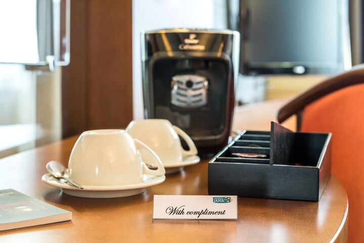 Breakfast/Coffee Service 26 of 77
