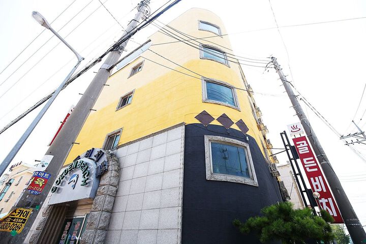Hotel 4 of 60