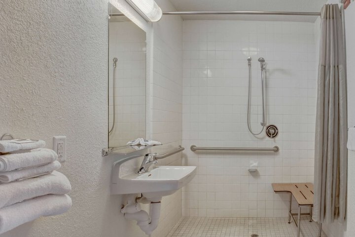 Room 18 of 29