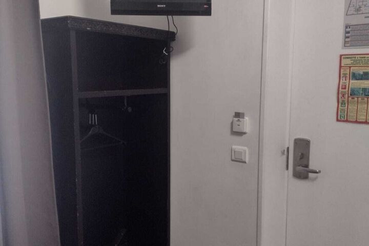 Room 19 of 46