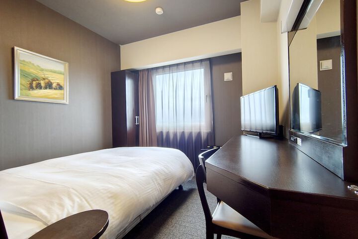 Room 27 of 37