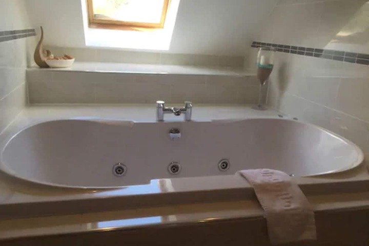 Hot Tub 75 of 102