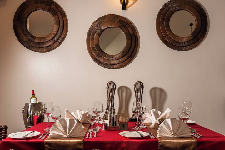 Dining 16 of 28