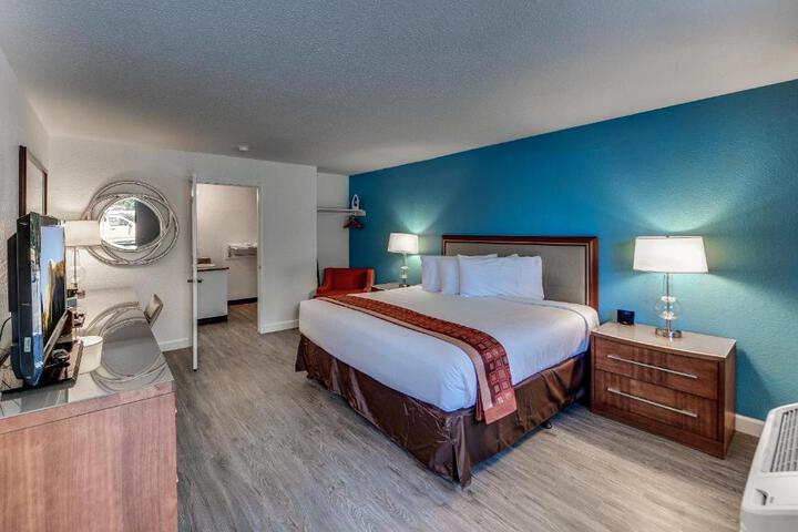 2 Double Beds (1 of 9)