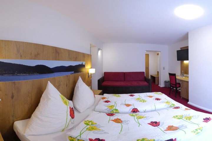 Room 16 of 31
