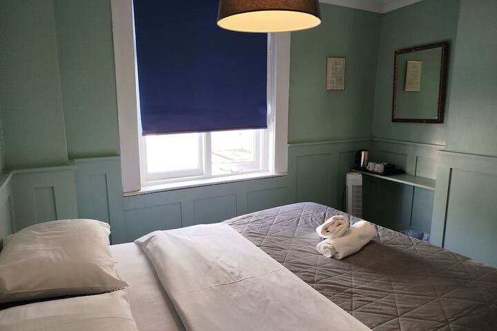 Room 13 of 52