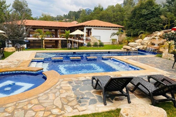 Pool 10 of 47