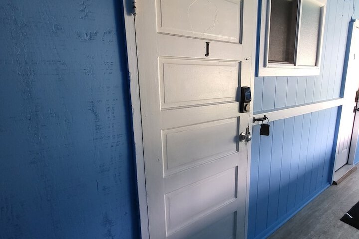 Room 71 of 222