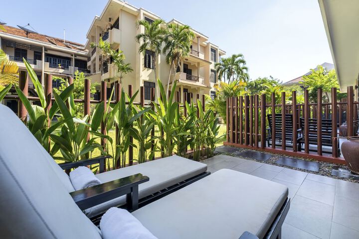 Hotel Exterior 125 of 126