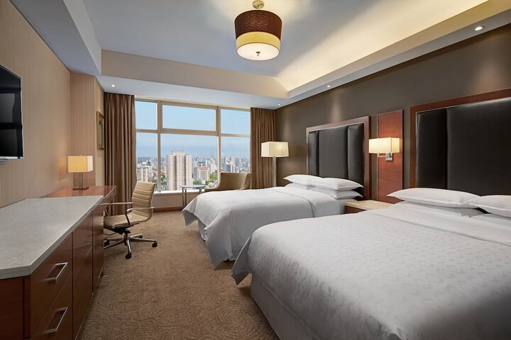 Room 10 of 46