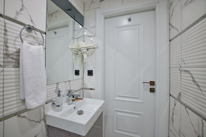Room 52 of 60