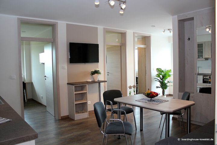 Room 8 of 13