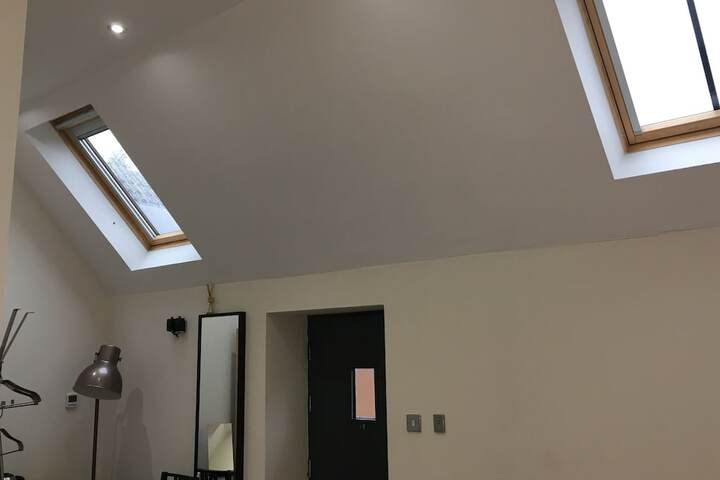 Room 6 of 9