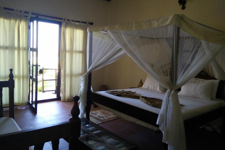 Room 6 of 6