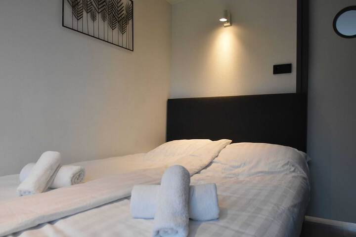 Room 3 of 29