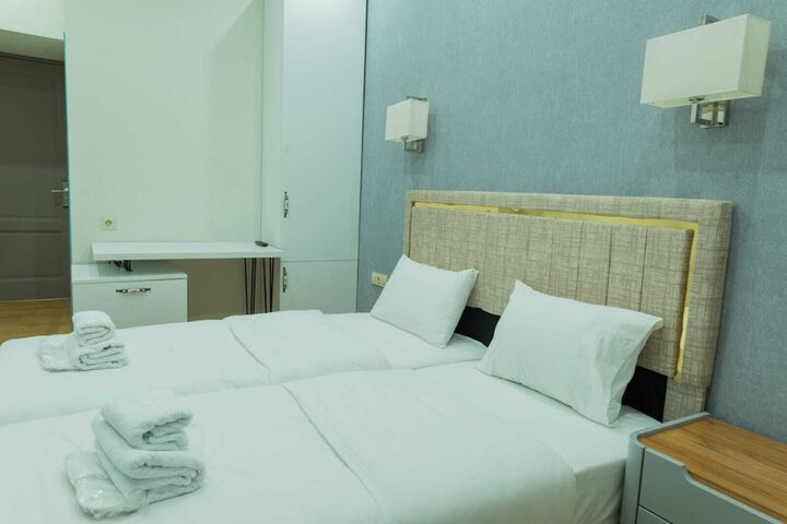 Room 3 of 20