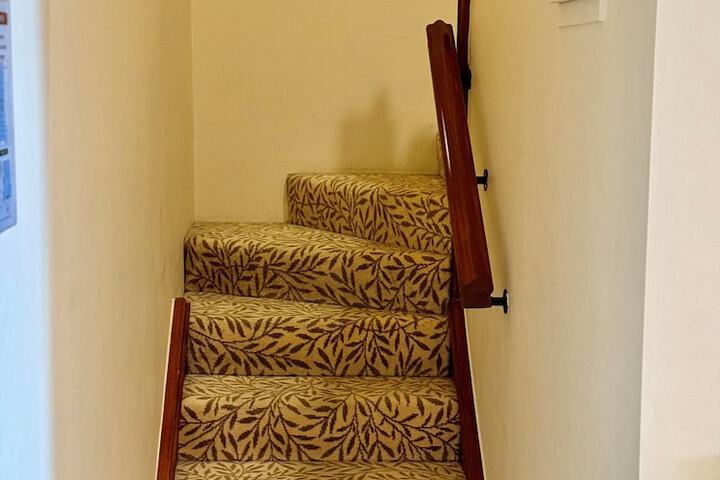 Room 9 of 25