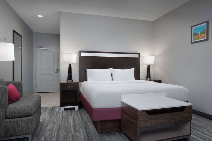 Room 13 of 35