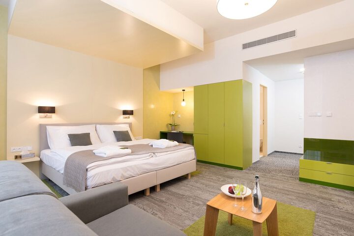 Room 16 of 47