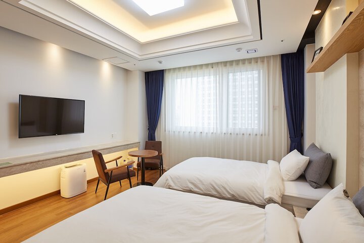 Room 19 of 40