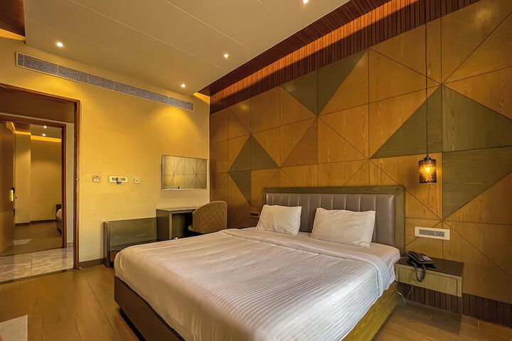 Room 3 of 12