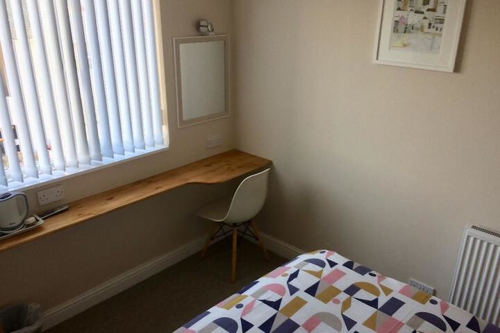 Room 6 of 27
