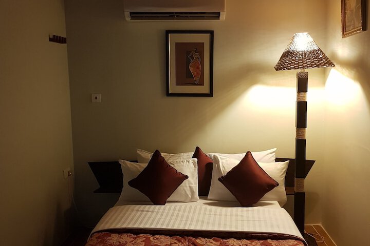 Room 2 of 25