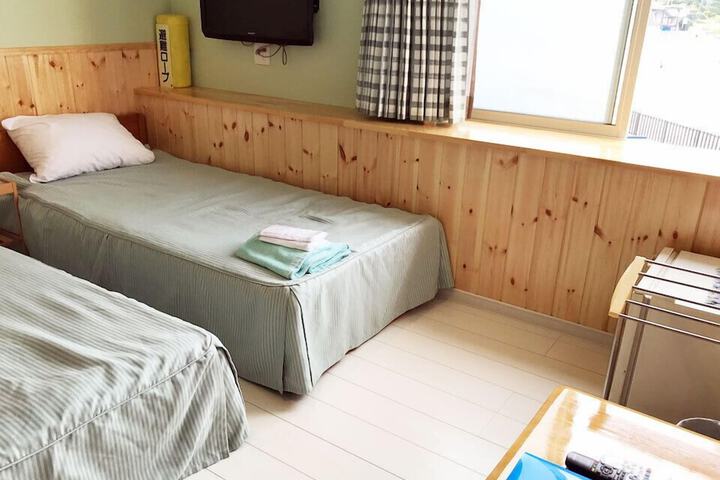 Room 7 of 38