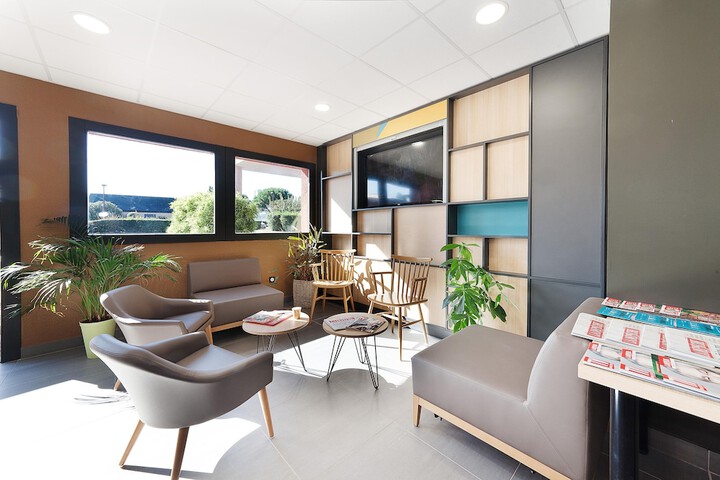 Entrance & Lobby