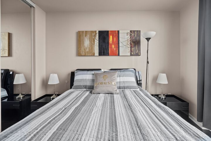 Room 48 of 330