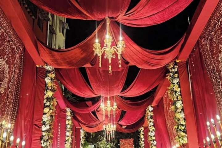 Ballroom/Hall 42 of 58