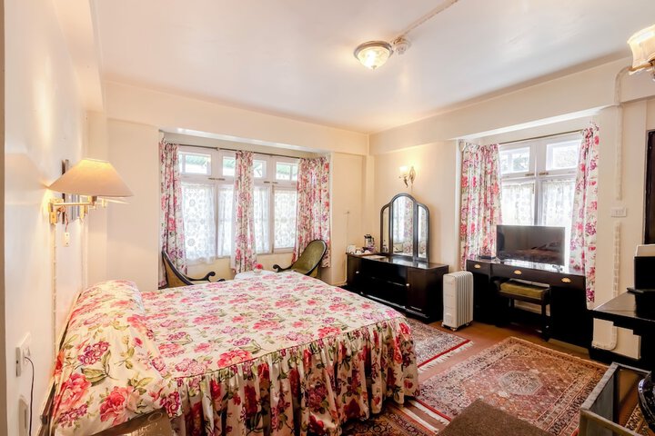 Room 3 of 52