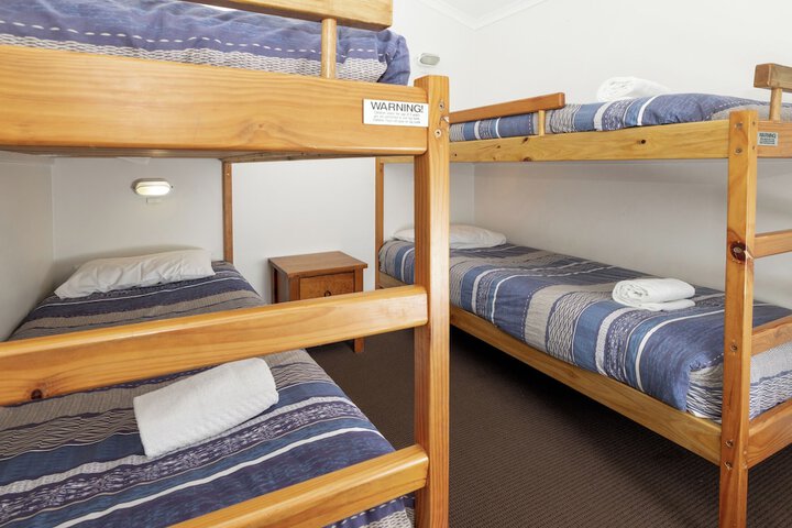 Room 16 of 121