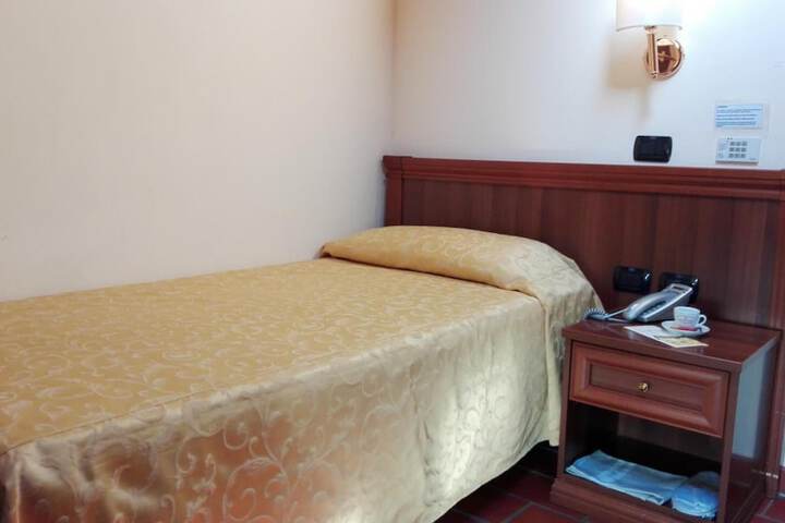 Room 21 of 68