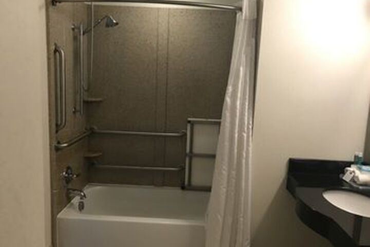 Room 5 of 40