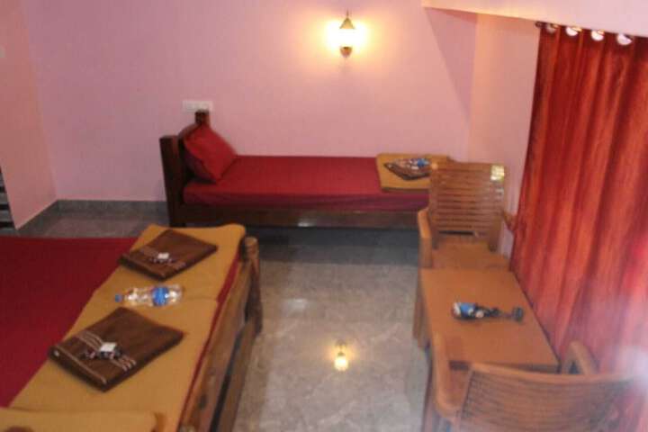 Room 7 of 32