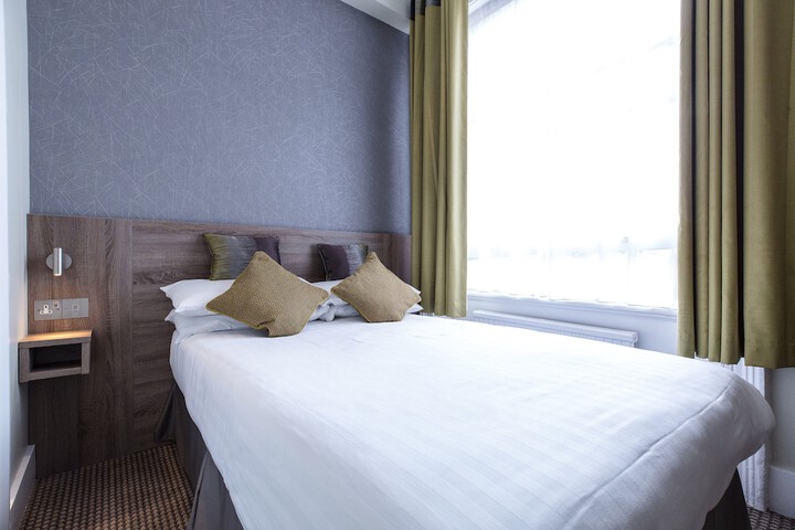 Room 43 of 64
