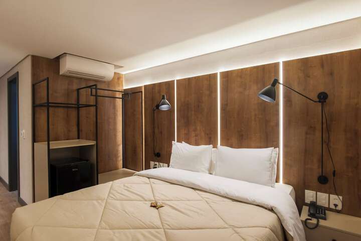 Room 14 of 35