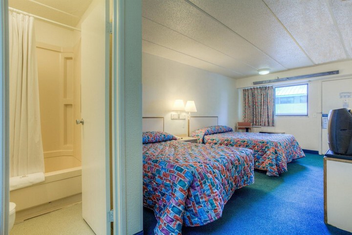 Room 28 of 47
