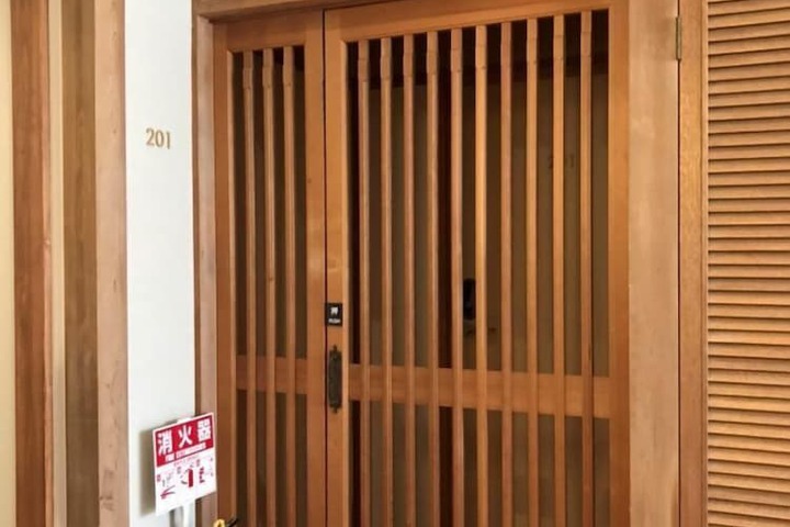 Room 3 of 60