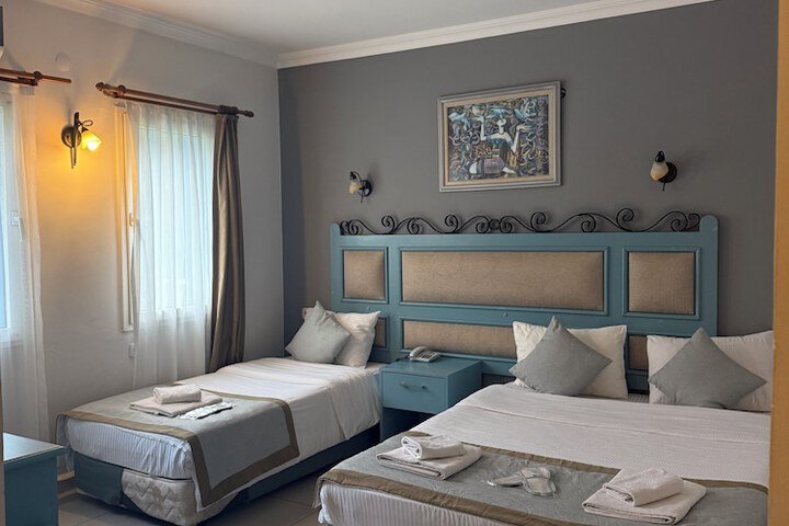 Room 28 of 100