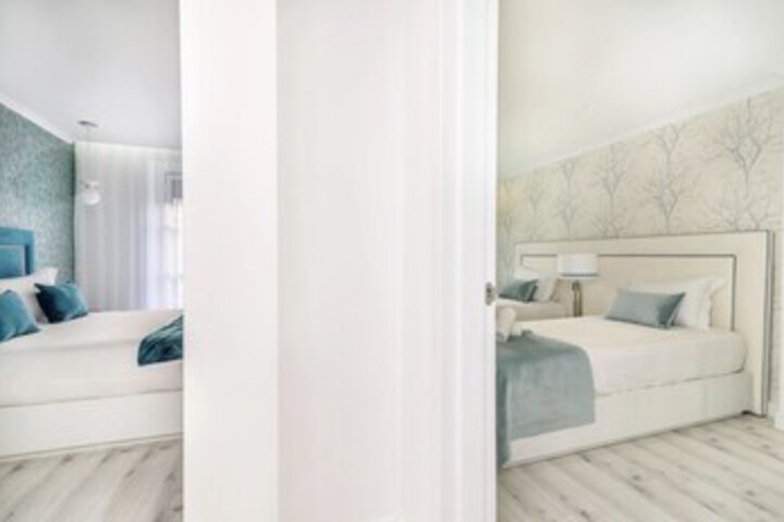Room 13 of 18