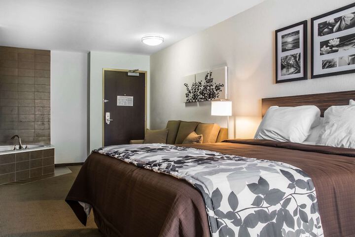 Room 18 of 46