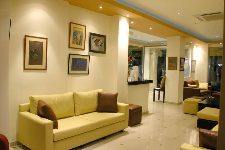 Entrance & Lobby