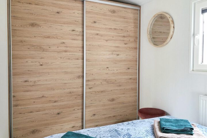 Room 2 of 27
