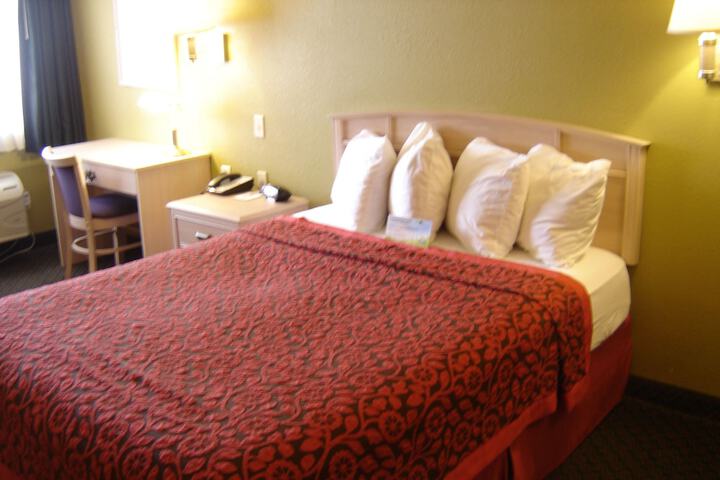 Room 17 of 60