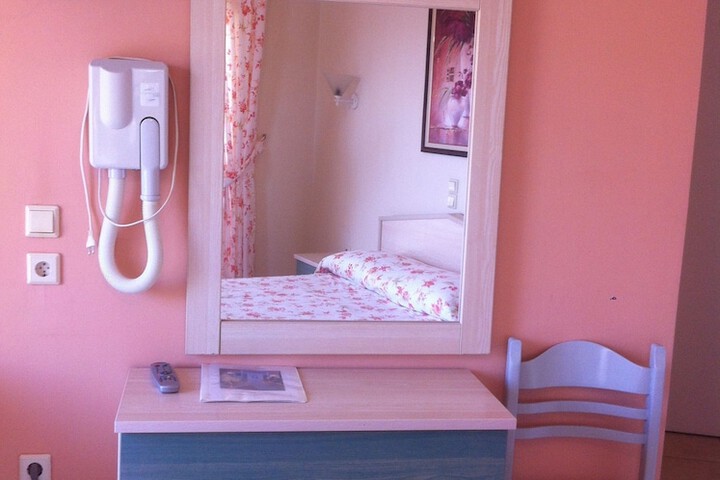 Room 16 of 43