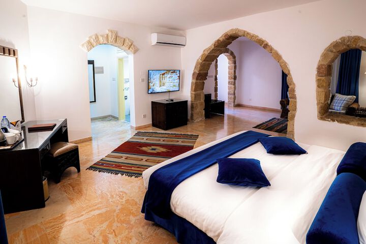Room 45 of 164
