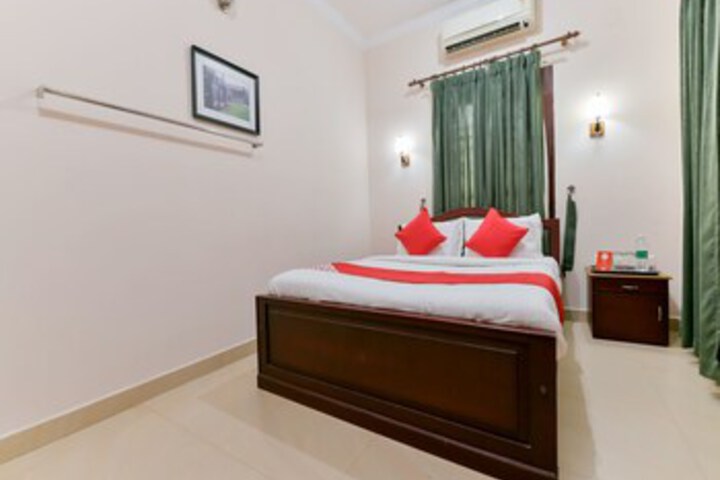 Room 11 of 24