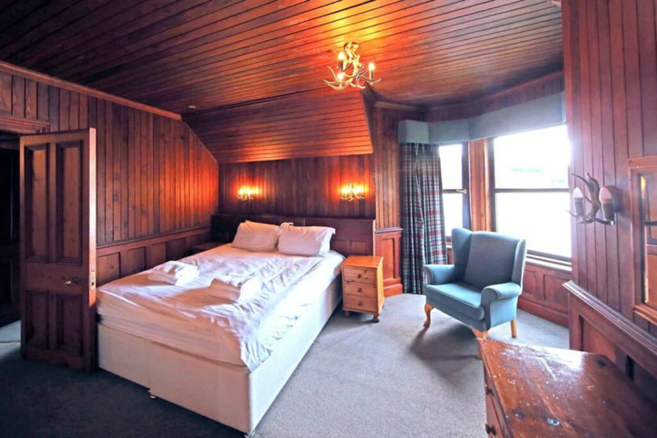 Room 2 of 15